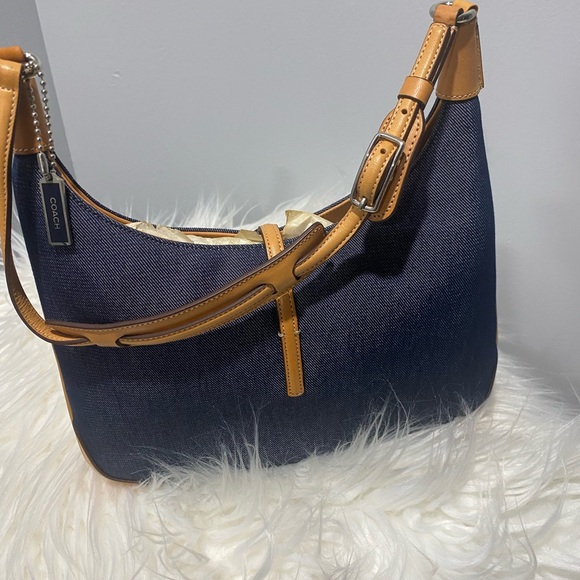 Coach purse - Picture 3 of 4